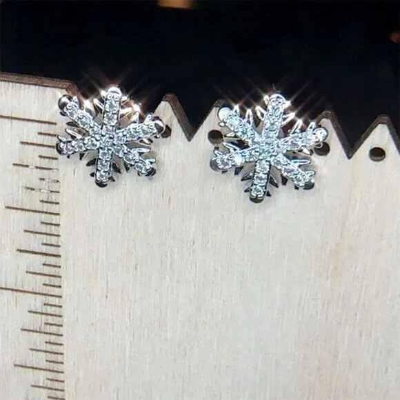 Silver Snowflake Crystal CZ Stud Earrings Christmas - Picture 6 of 8